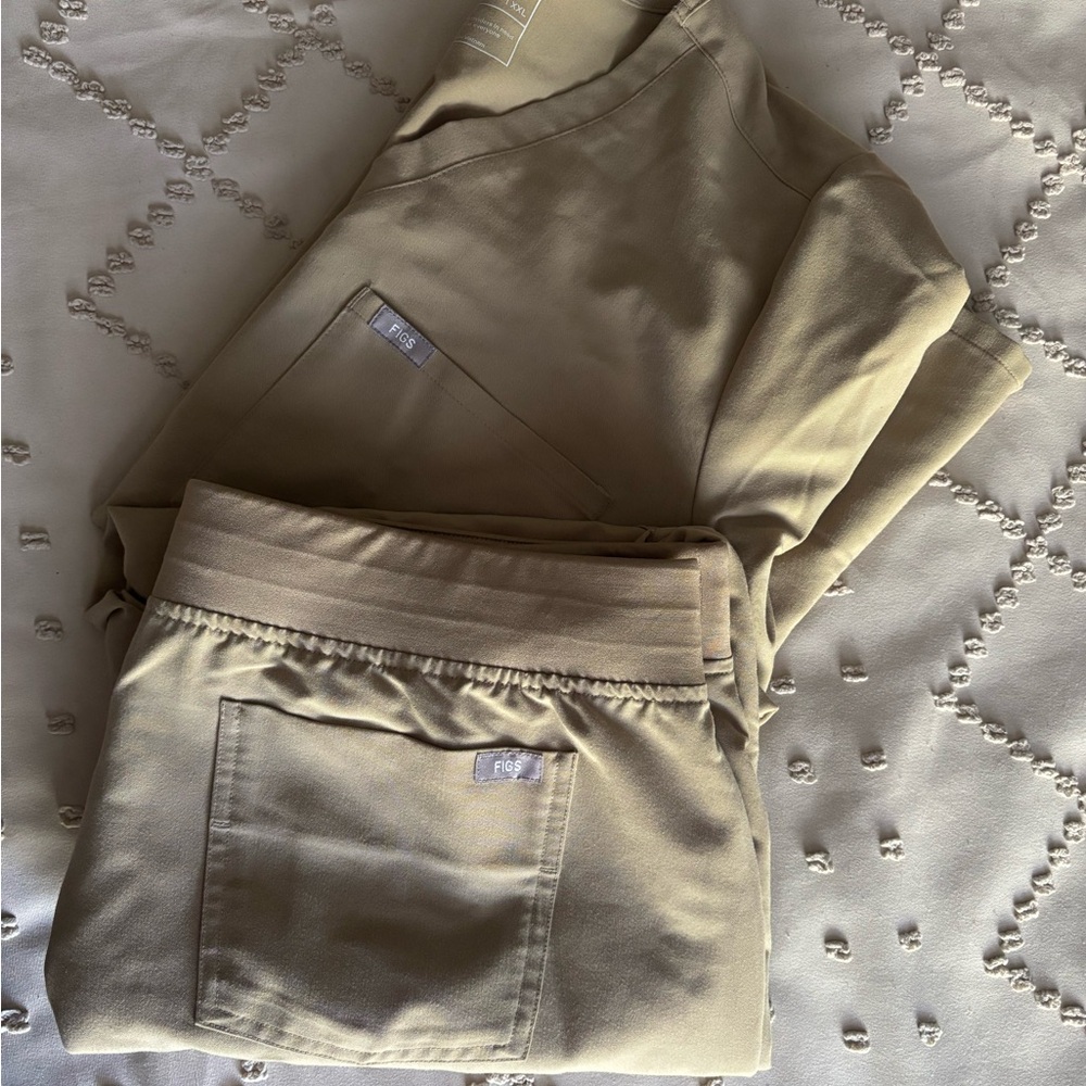 Figs Tan Scrub Set